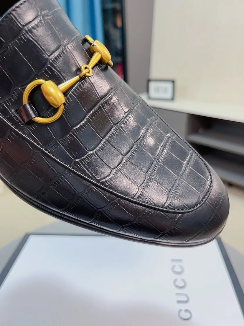 Men's shoes💰520🌸🌸【GUCCi】Original calfskin, water-dyed cowhide lining, original outsole, men's and women's fashion, formal casual leather shoes, slip-on men's and women's shoes series, young fashion, European and American trends, British style, random matching, comfortable feet, standard code: men's size 38-44 (45 can be customized)\nGrade: same style as the official website, original quality